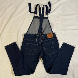 Levi's Premium Denim Dark Wash Tapered Skinny Leg Blue Jean Overalls XS Women’s